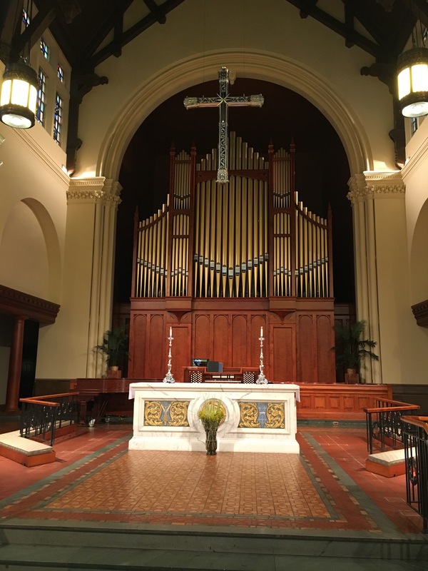 Photograph of the altar and organ of St. Paul's Episcopal.